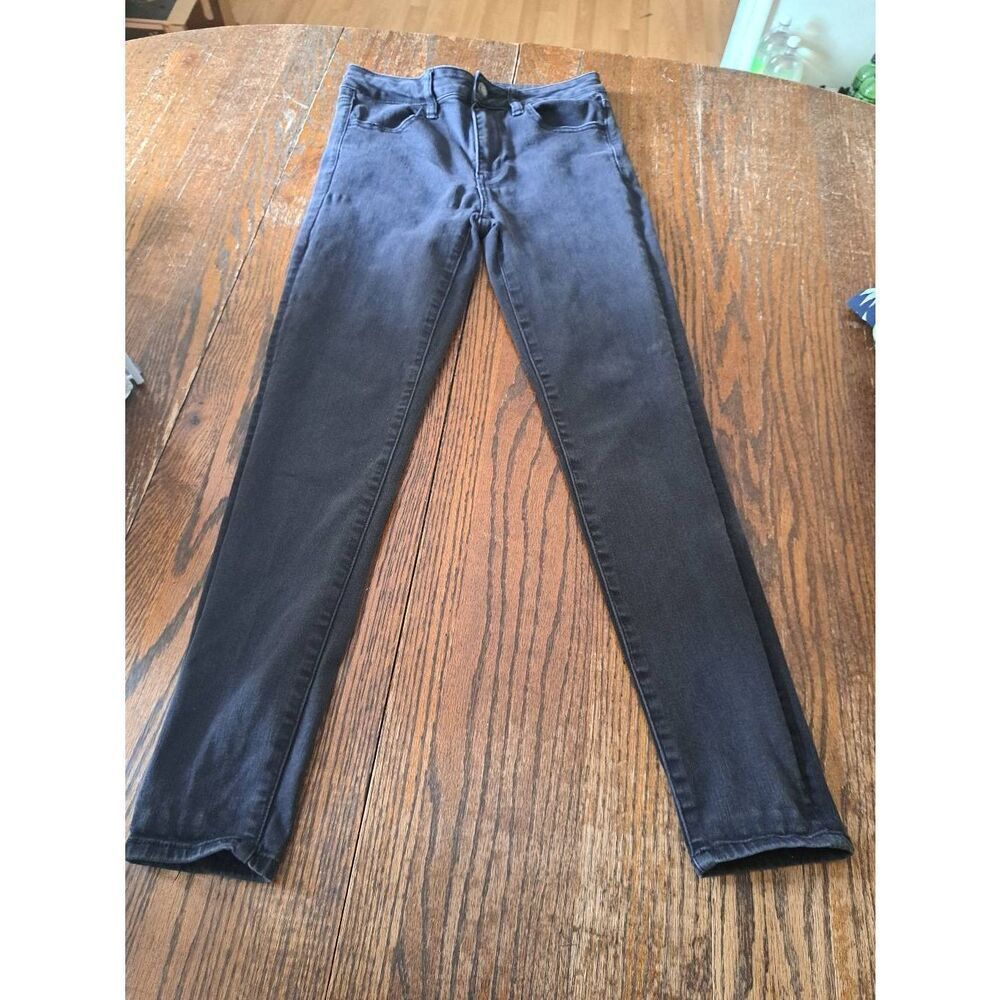 Size 6 American Eagle Black Skinny Denim Jeans with Pockets and Belt Loops